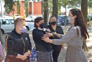 C-091 Patricia Durán reparte pulseras de emergencia a mujeres y adultos mayores 2