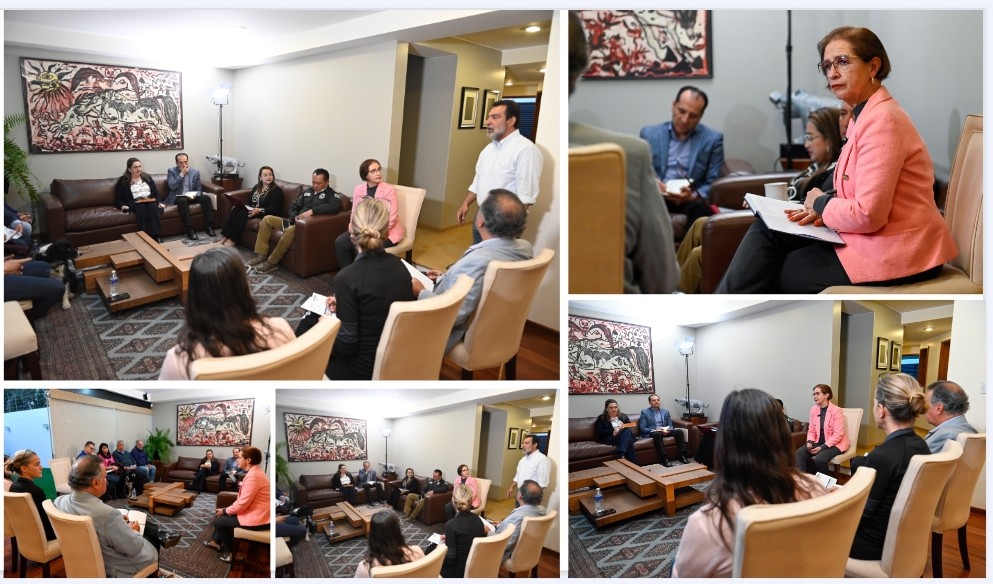 Screenshot_2024-02-09-20-20-08-741_com.google.android.apps.docs.editors.slides